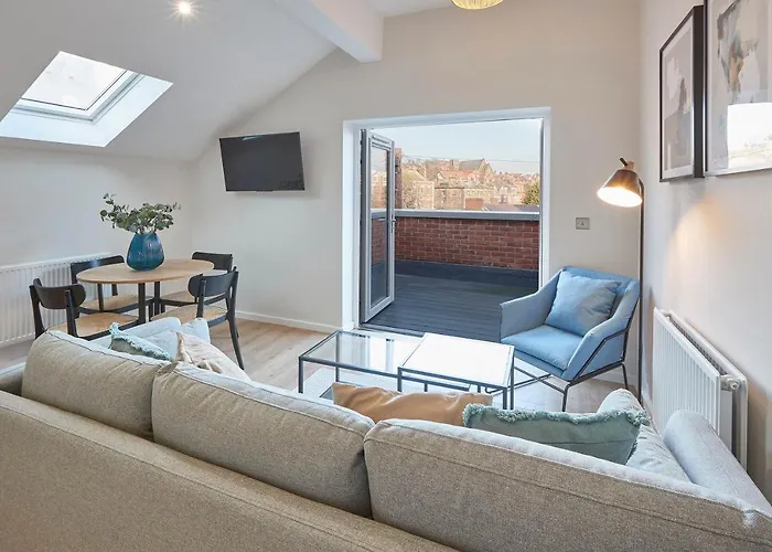 Host & Stay - Skyline Apartment