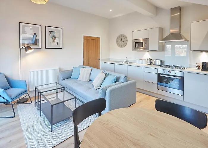 Host & Stay - Skyline Apartment