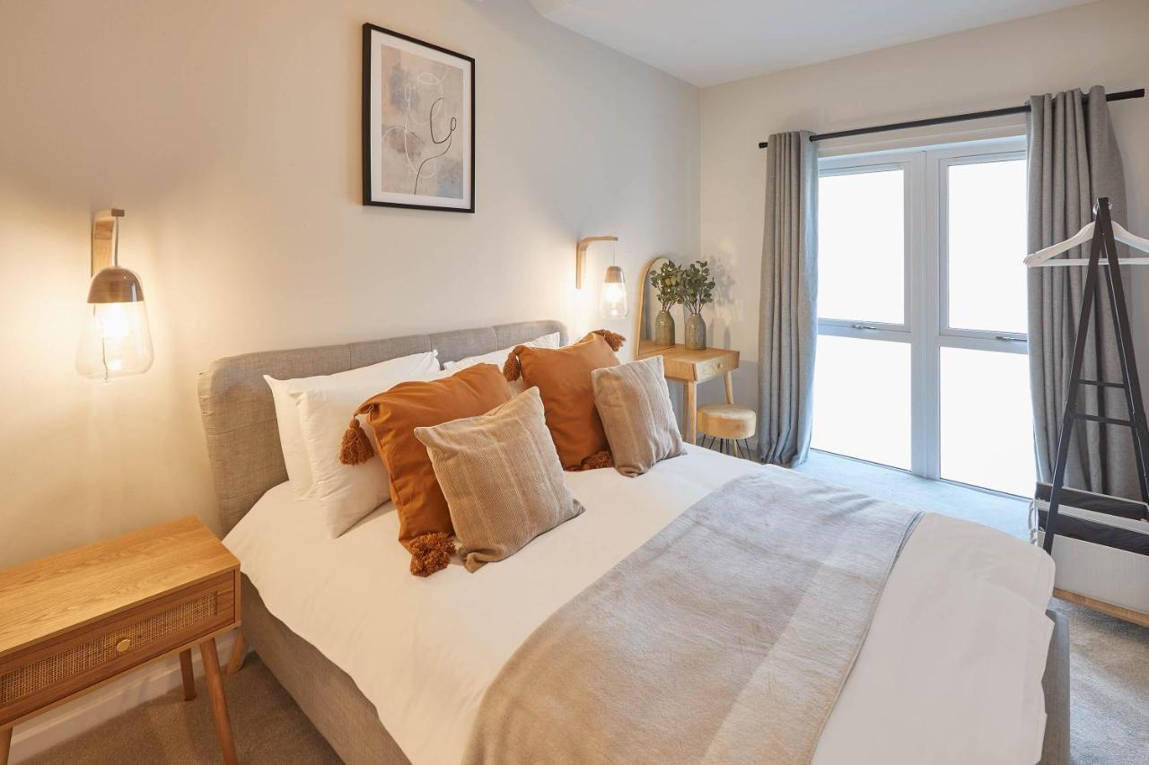 Host & - Skyline Apartment