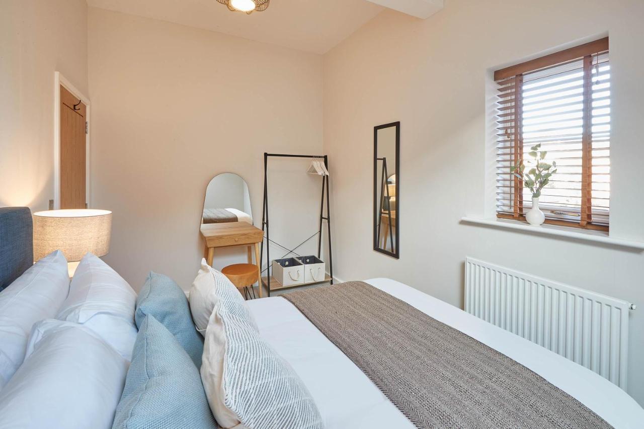 Host & - Skyline Apartment