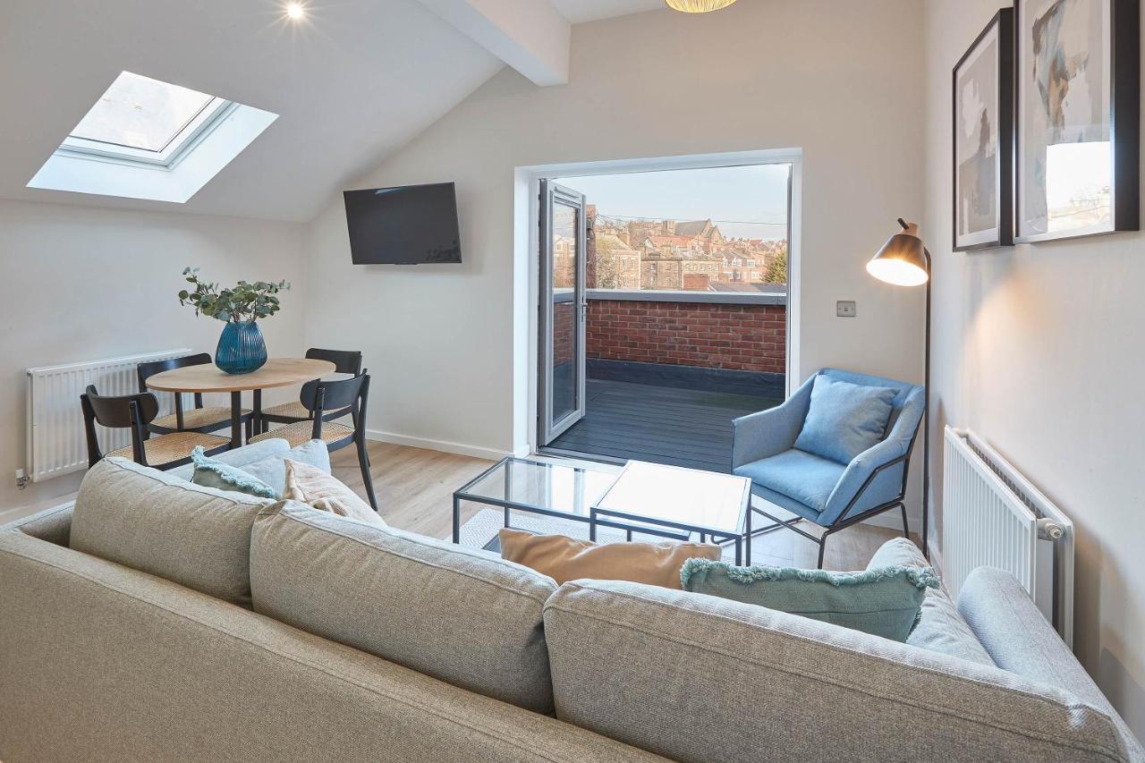 Host & - Skyline Apartment